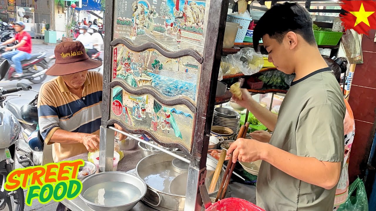 A must-try! This delicious and popular breakfast spot has been operating in Saigon for over 60 years