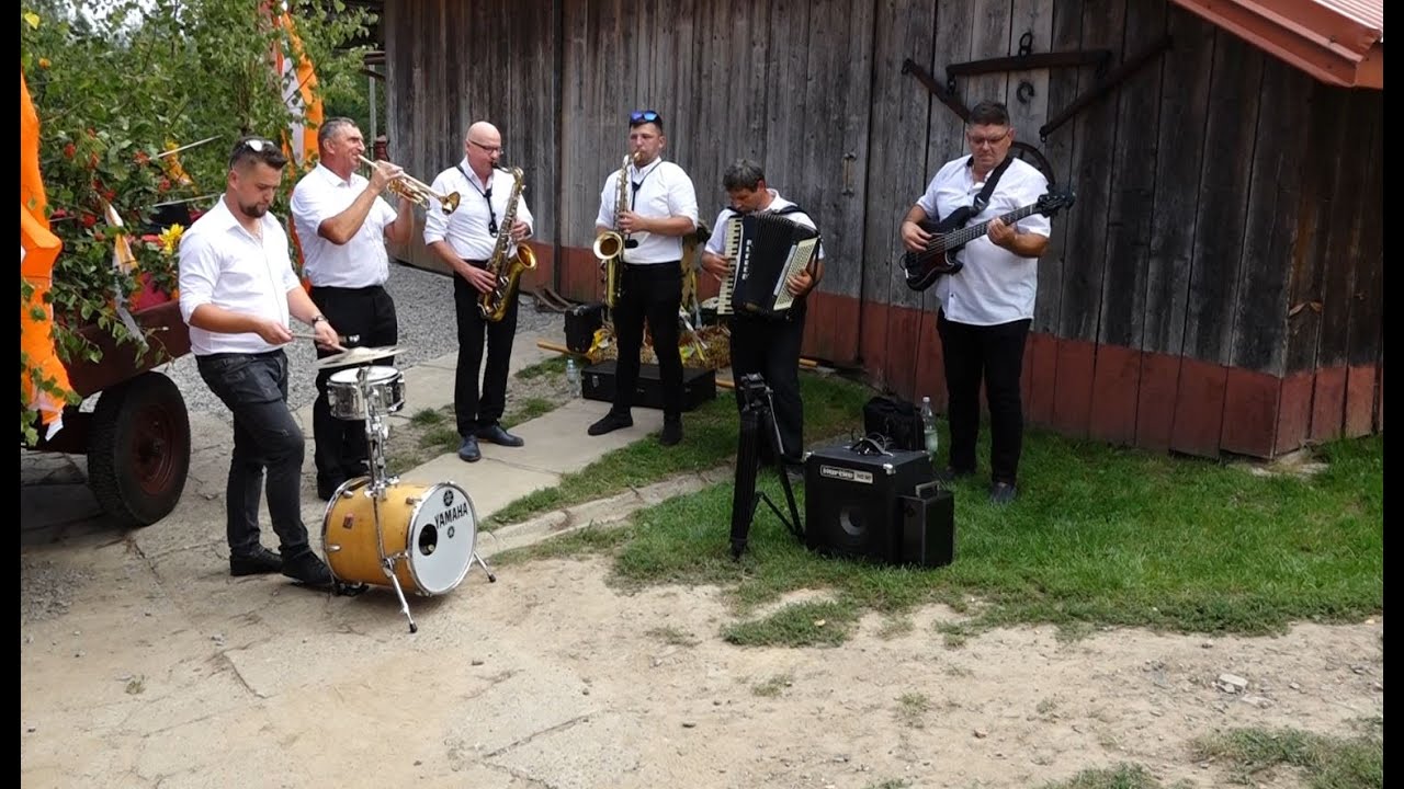 Dożynki Gminne  w Brzostku 28.08.2022r. - Sołectwo Smarżowa. Ekipa Pikniku muzyków.👍👌🪗🎷🎺🎷🎸🥁🎵🎶
