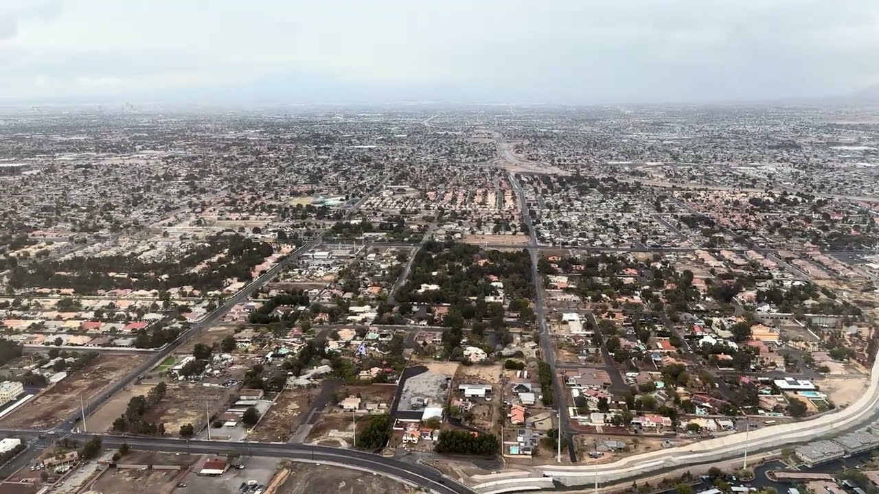 4K - Landing - Las Vegas Airport - (KLAS) - Last 3:07 of flight on a cloudy day