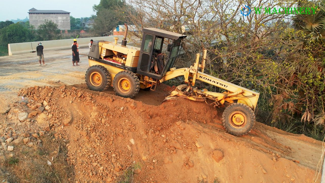 Nice Activities Komatsu Grader Spreading Installing Roads Connect To Ring Roads | Grader In Action