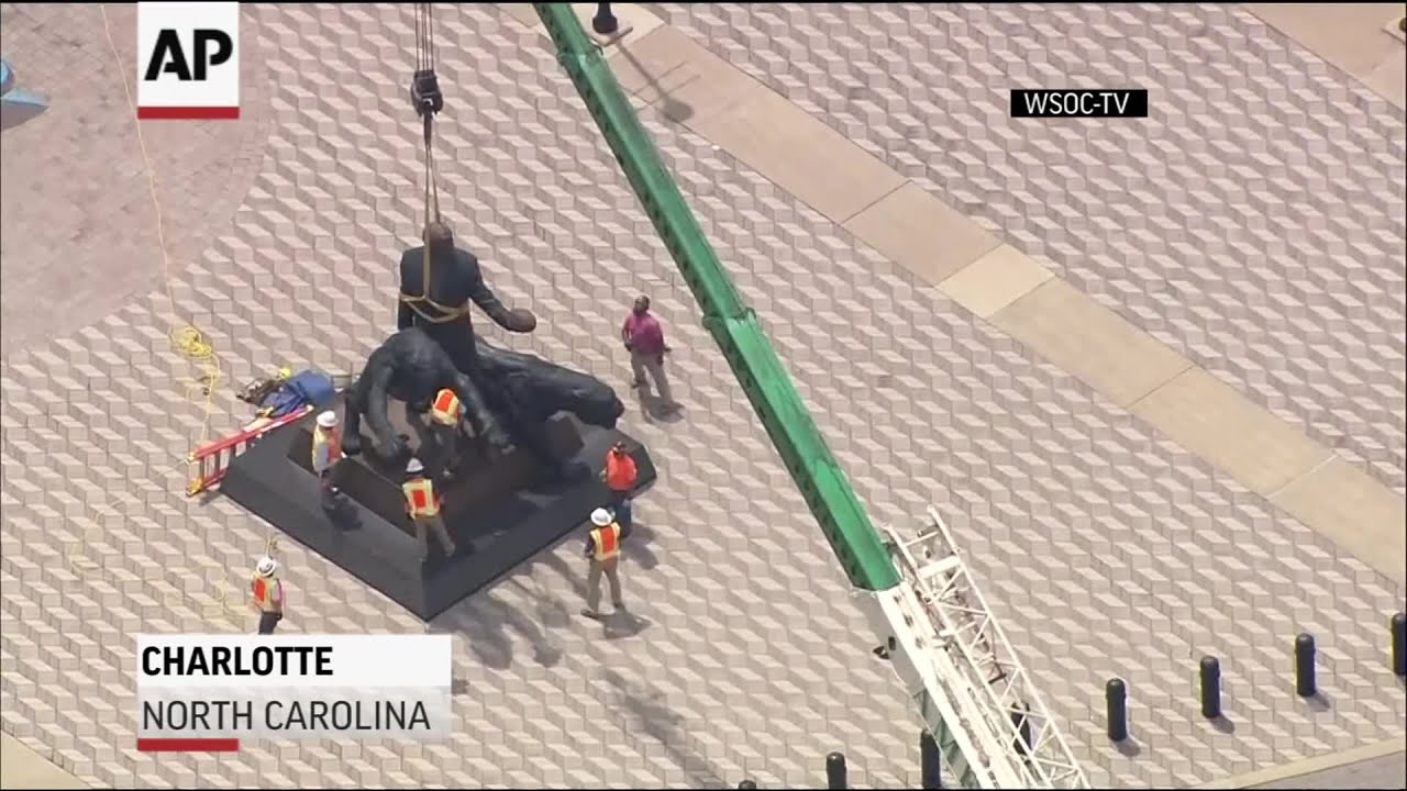 Carolina Panthers remove statue of former owner