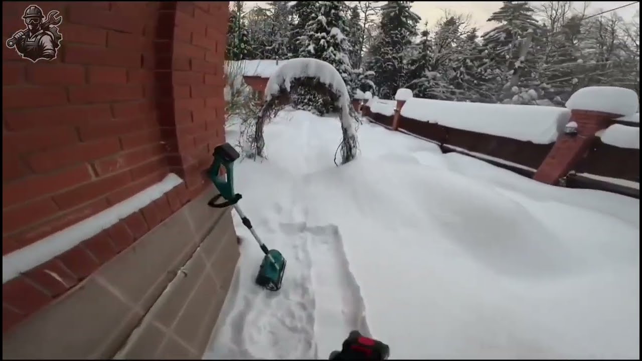 Суровый тест китайской электролопаты. Chineese electroshovel snow heavy-duty test