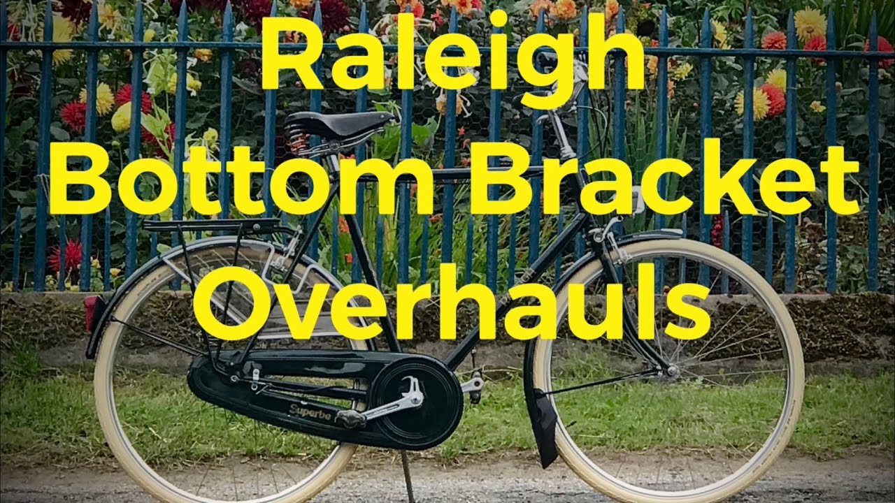 Raleigh Superbe 3-speed, 2-for-1 bottom bracket overhauls, plus bonus chaincase removal tutorial!
