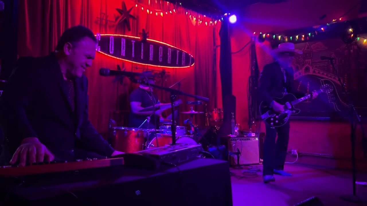 Greyhounds Live at The Continental Club in Austin, TX