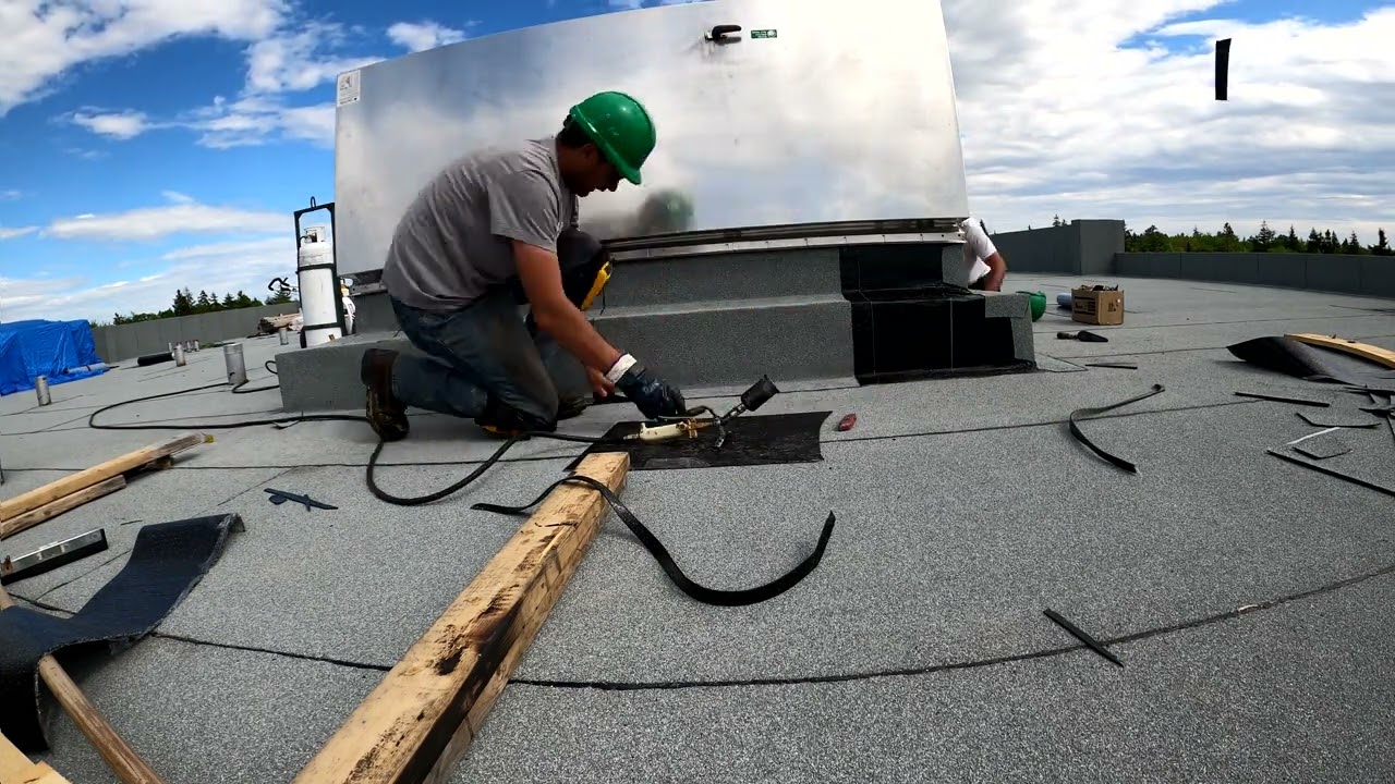 Installing a roof hatch . TIMELAPSE