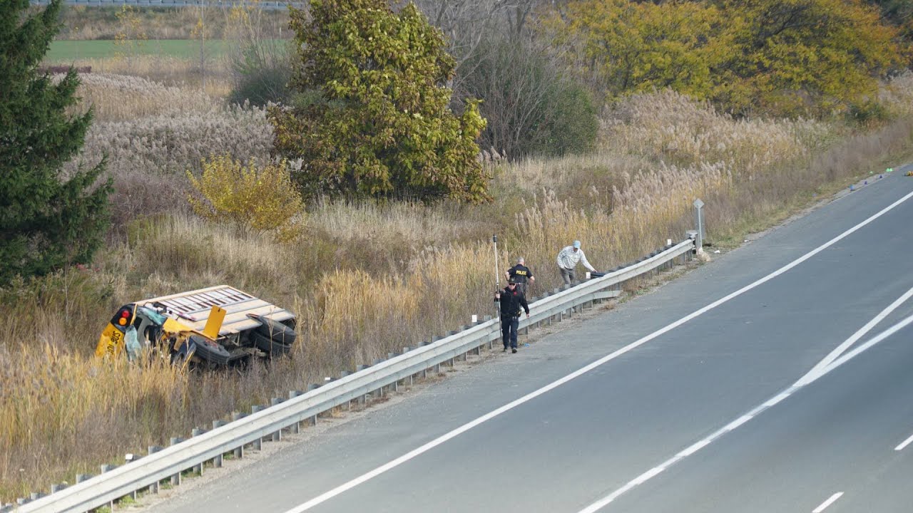 Police investigate fatal school bus crash on Highway 401 in London, Ont.