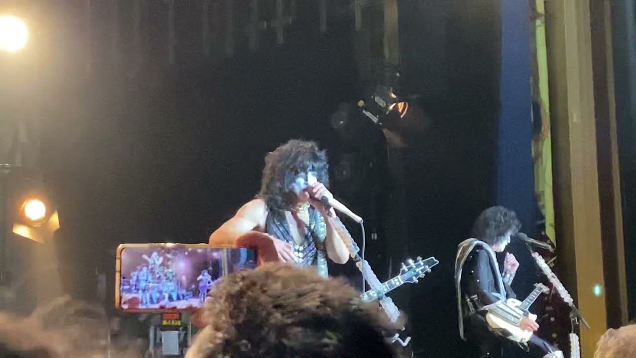 KISS - Uh! All Night KISS Kruise X