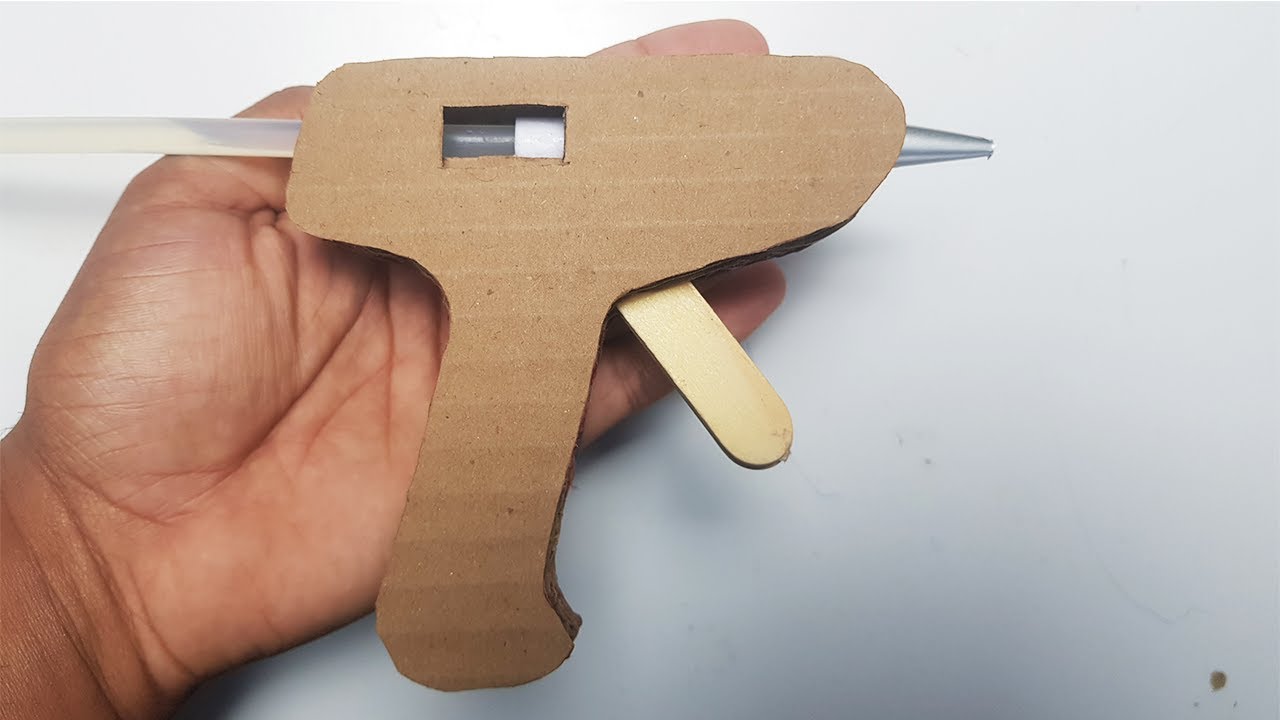 FA&Ccedil;A UMA INCRIVEL PISTOLA DE COLA QUENTE CASEIRA - MAKE AN AMAZING HOT HOME GLUE GUN