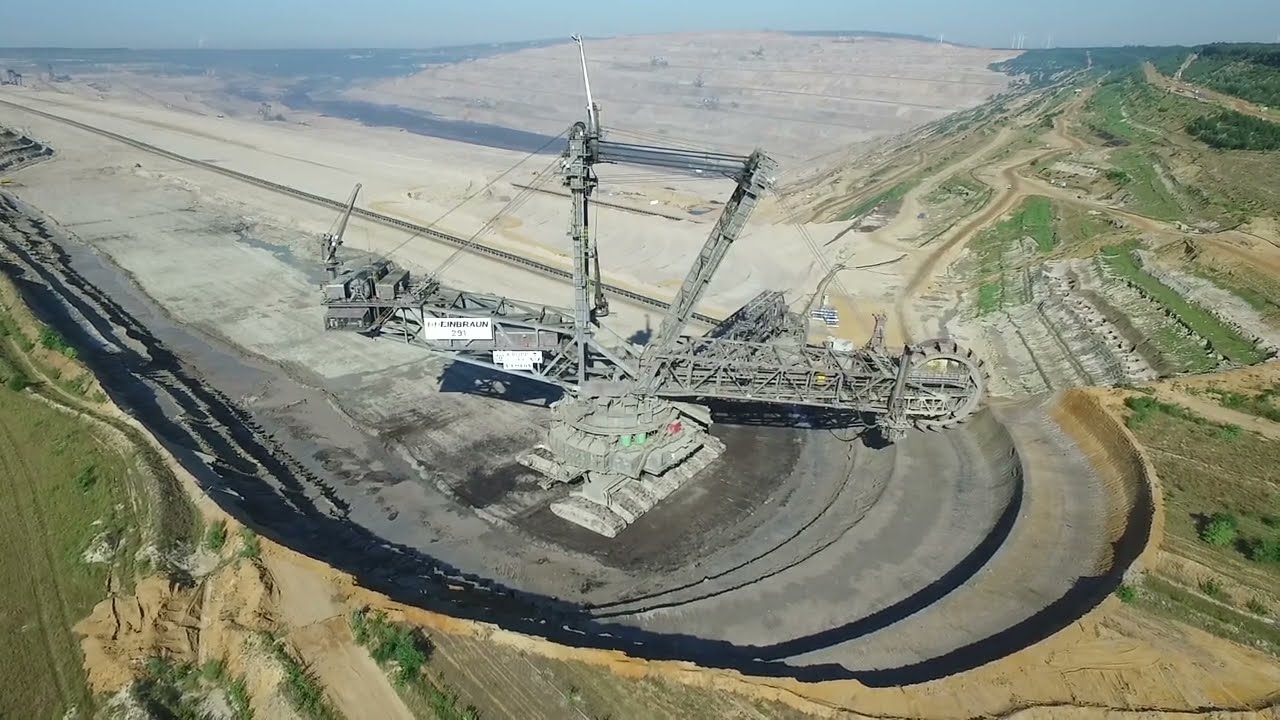 Schaufelradbagger in Hambach [Phantom 3]
