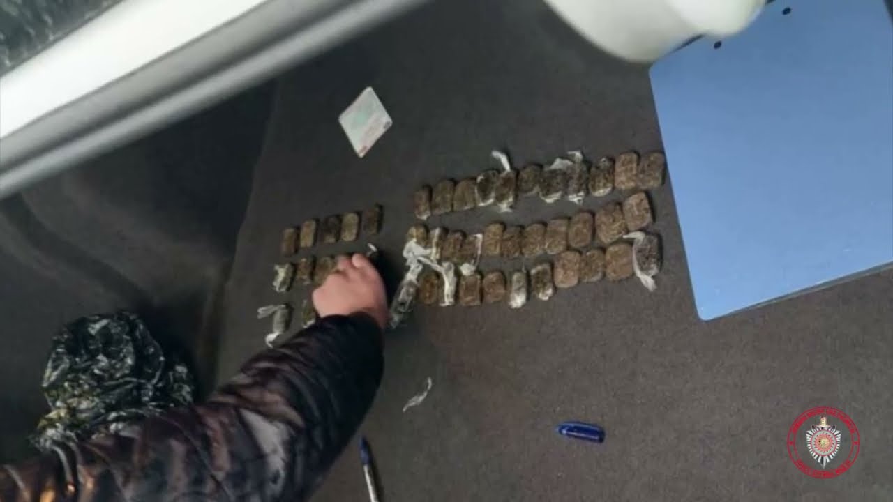 В Токтогульском районе у 43-летнего пассажира изъяли гашиш в особо крупном размере