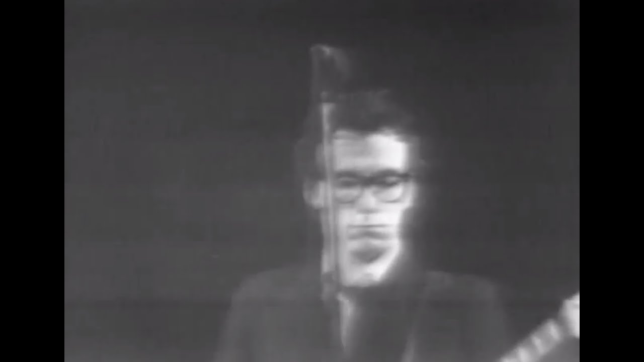 Elvis Costello & the Attractions - Watching The Detectives - 5/5/1978 - Capitol Theatre (Official)