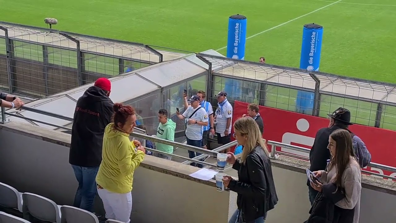 TSV 1860 München gg. VfB Oldenburg 1:0 (0:0), 06.08.2022, Stimmung vor dem Anpfiff (Ultra-Protest)