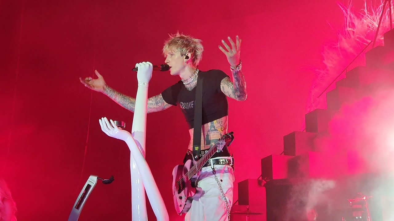 Machine Gun Kelly - bloody valentine / Budapest Park, Hungary 2023.06.26.