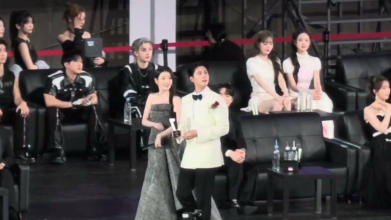 20251206  高雄AAA頒獎典禮 IU&朴寶劍&佐藤健8