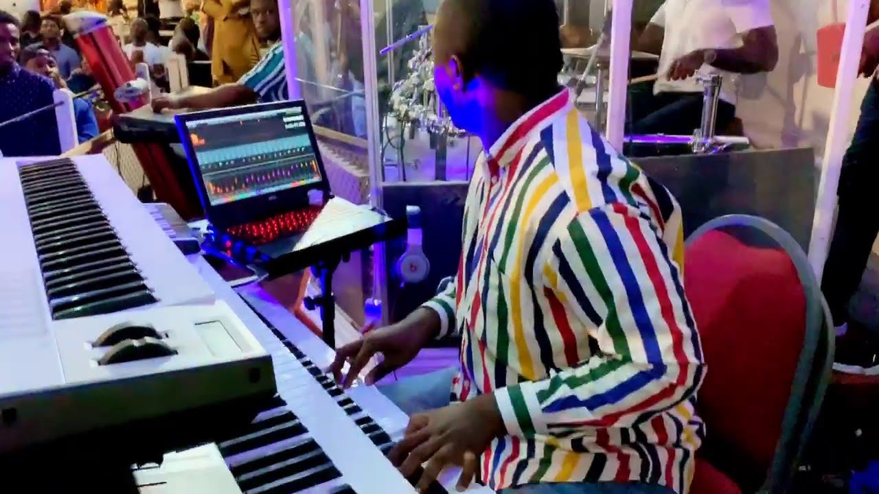 James 𝒎𝒊𝒓𝒆𝒌𝒖 is really the best keyboardist.. MUST WATCH!!!