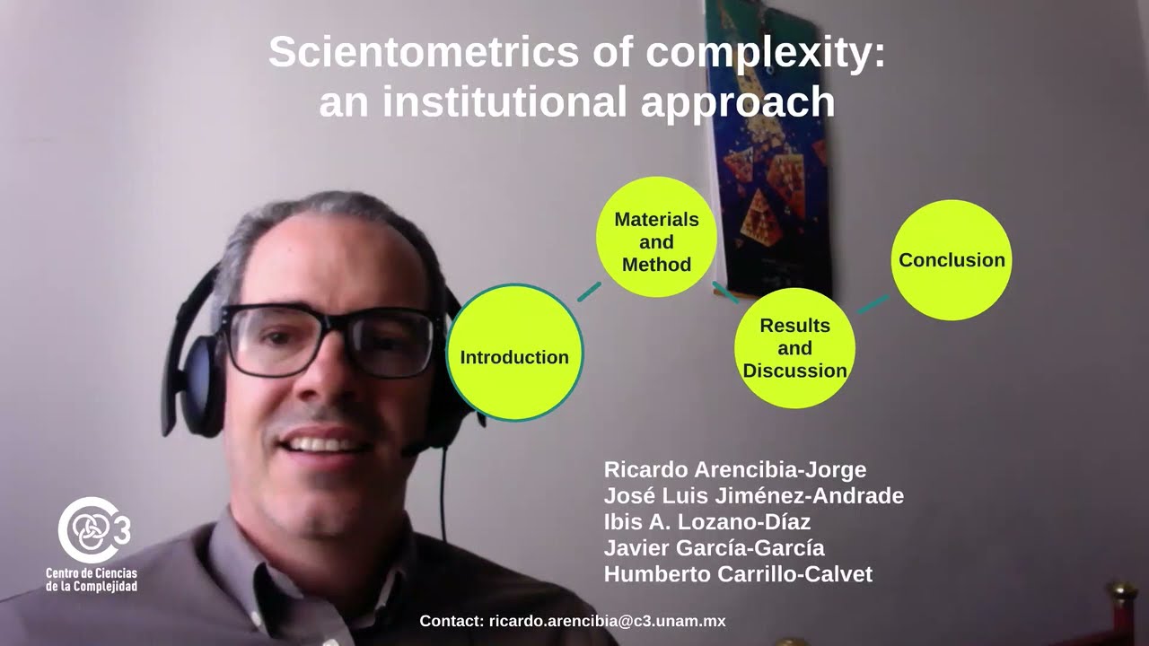 Scientometrics of Complexity, an institutional approach