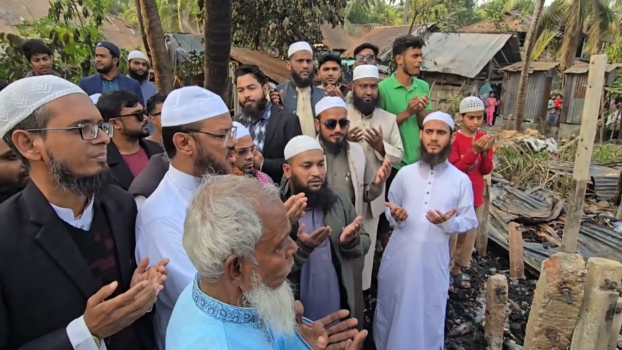 বরিশাল শায়েস্তাবাদ বাজারে অগ্নিকাণ্ডে ক্ষতিগ্রস্ত দোকান পরিদর্শন করেন শায়খে চরমোনাই হাফিজাহুল্লাহ।