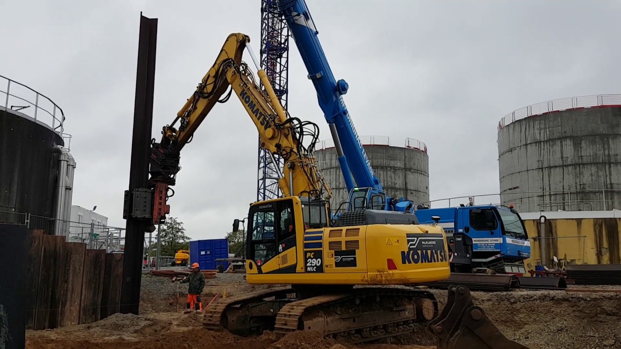 Mise en oeuvre de palplanches GU16N de 10m par Palplanches services