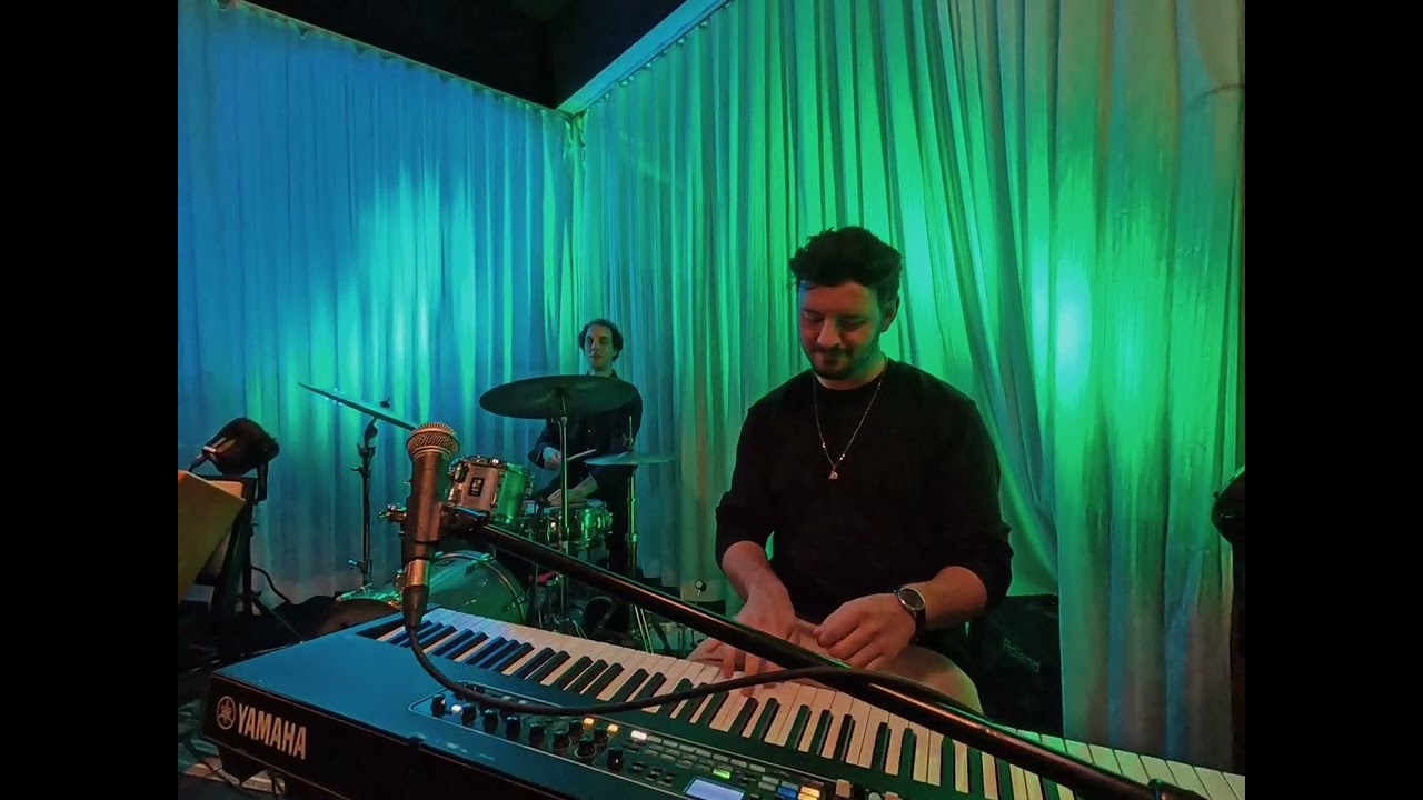 Live Lounge at Novotel North York: feat. Junestone