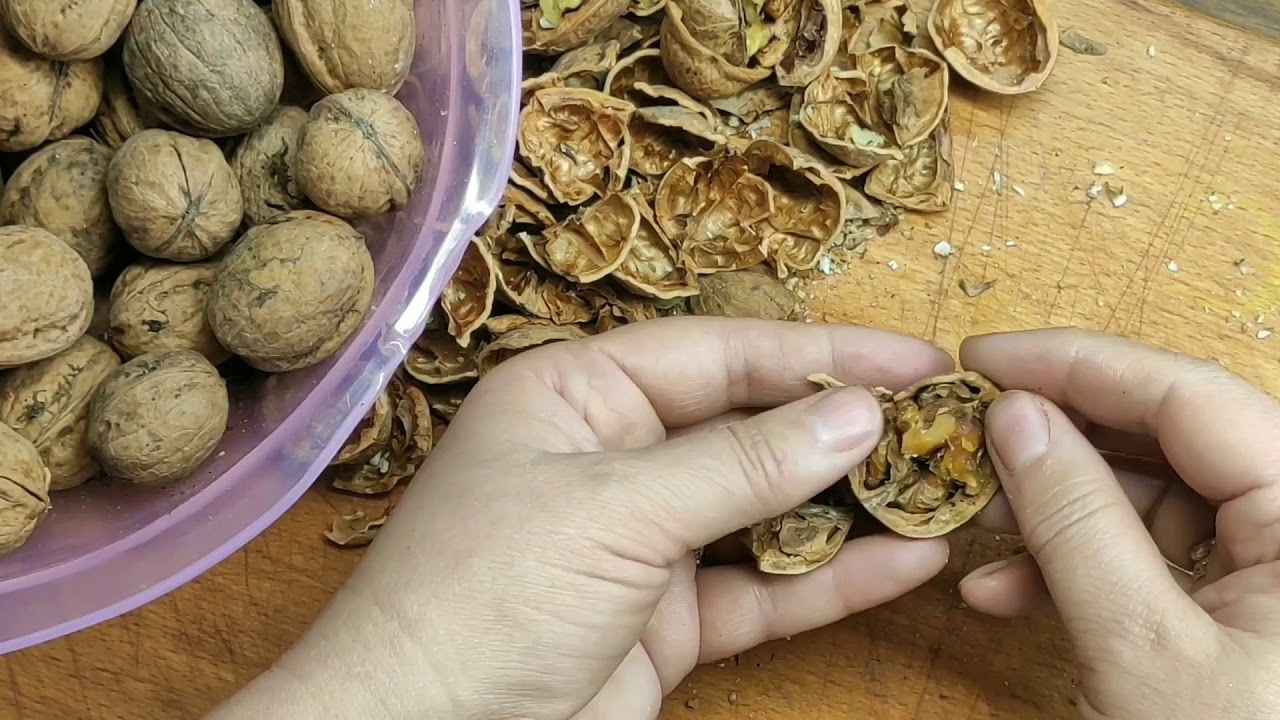 Если очистить 1кг грецких орехов...