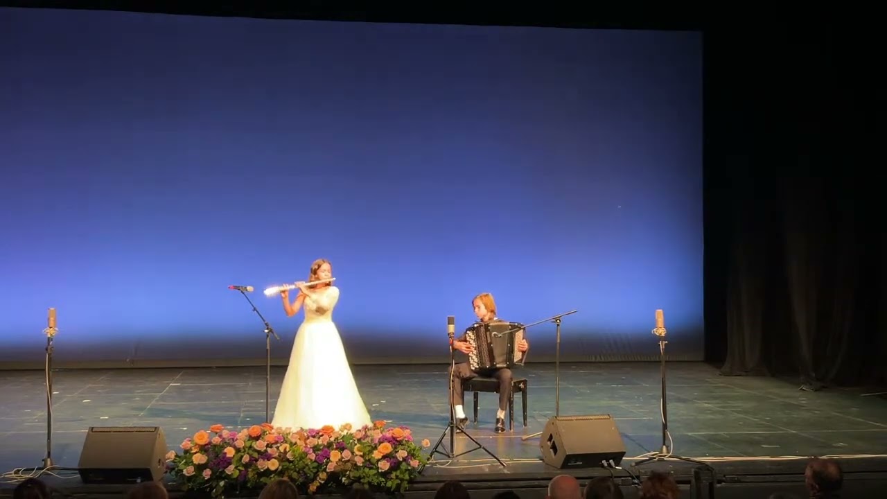 Шубина Е(флейта), Лосьмаков М(баян) И.С.Бах, Ария . 