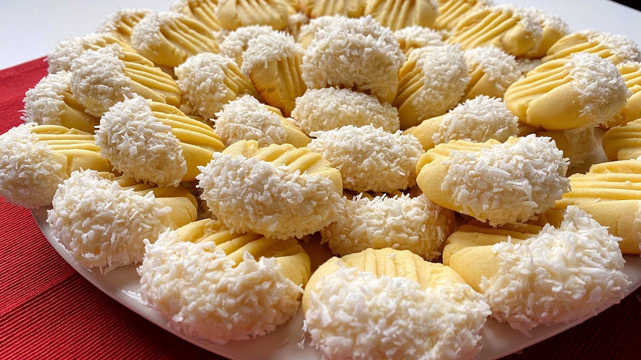 عملت 60 قطعة بسكوت رفايللو بنصف كيلو من الدقيق وكوب زبدة  بيدوووب في البوء🤤