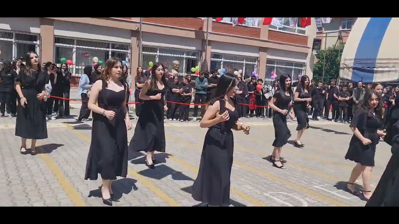 Mna dans grubu, (Cha cha)