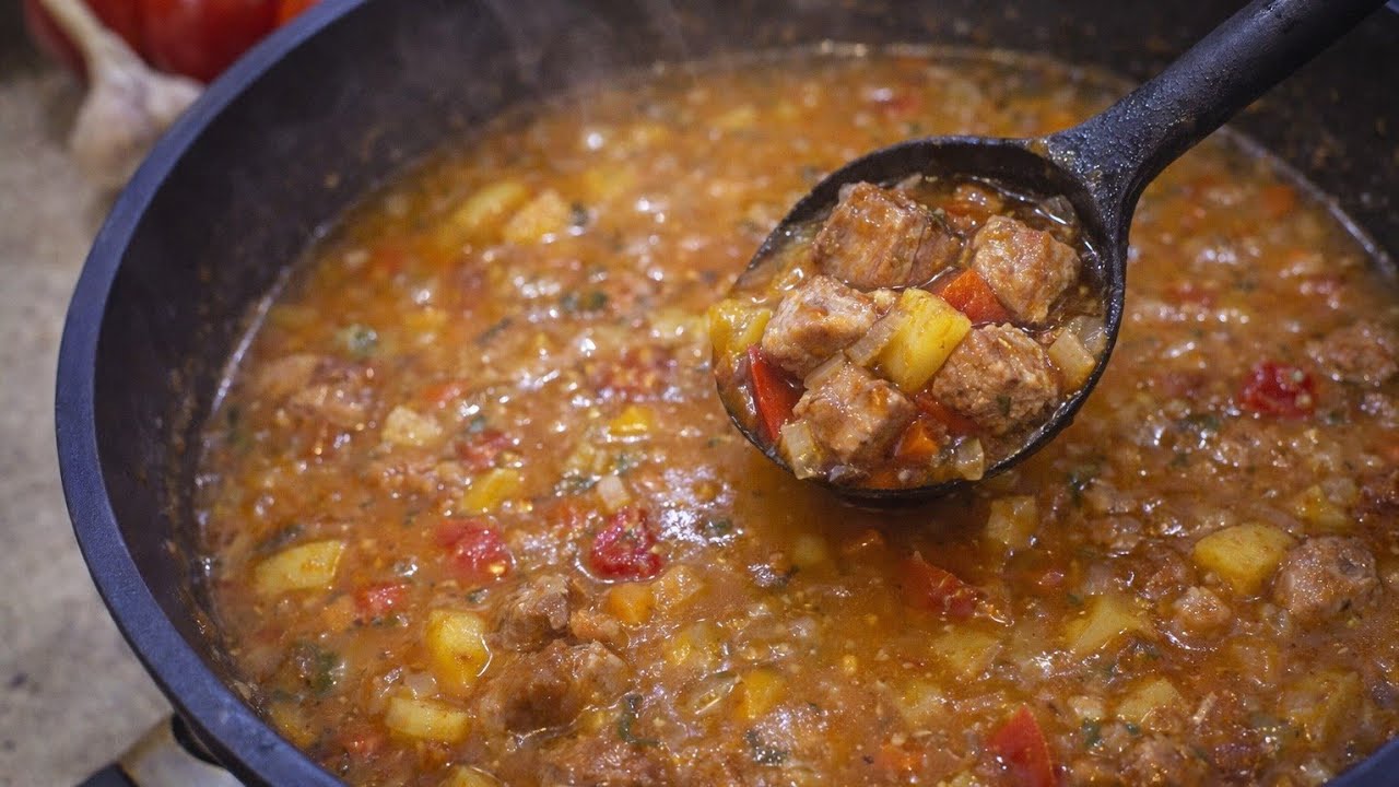 HIT! Wiejski Kociołek  / chłopski garnek z kapustą / Cabbage, Sausage and Potato Soup | MajkelGotuje