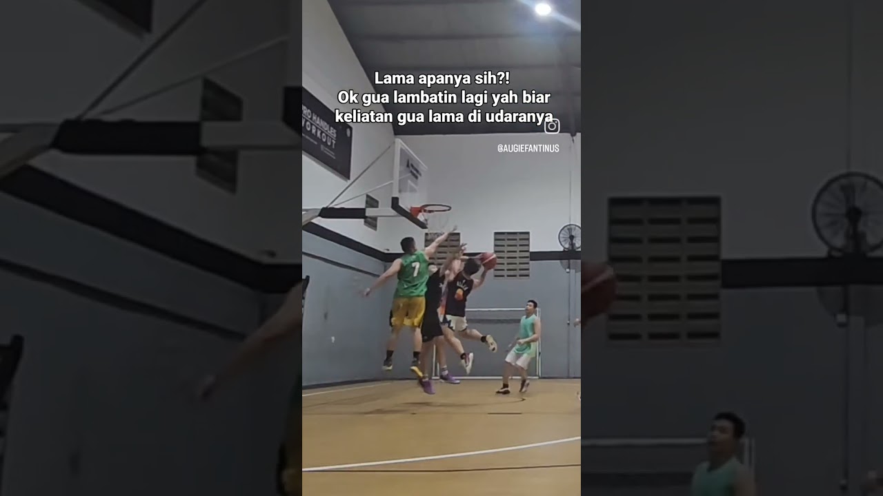 lama kan hang time-nya? #basketball #basketindonesia #basketballgame #augiefantinus #shorts