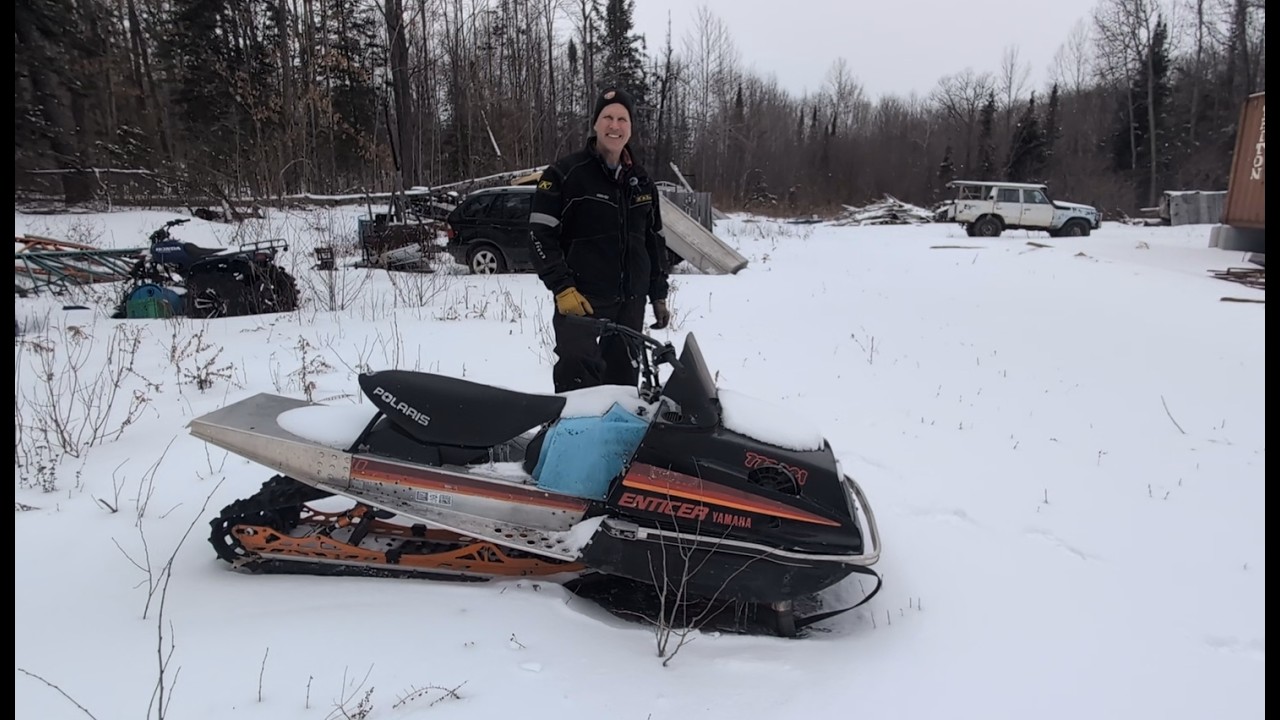 Состав участников соревнований по снегоходам и квадроциклам, а также несколько стартов!