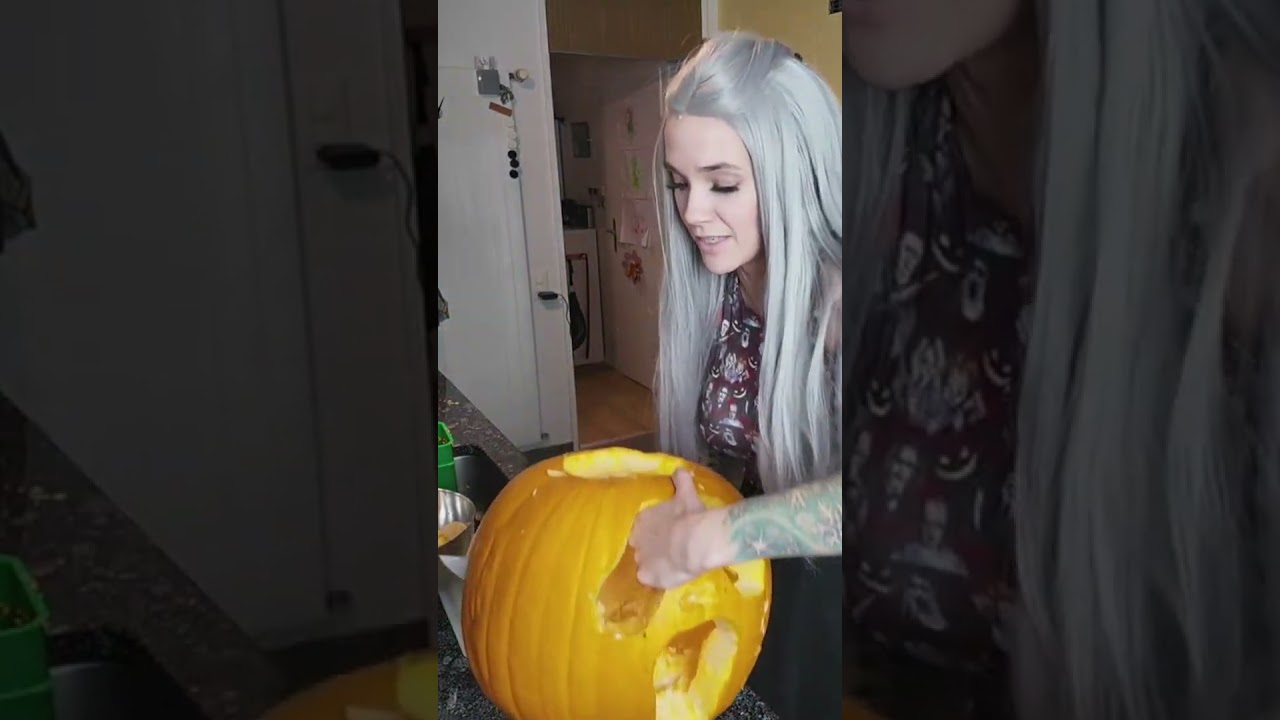 #freyja on #Twitch | Freyja 🎃 ST4BBING INNOCENT PUMPINKS 🎃 #clips #shorts
