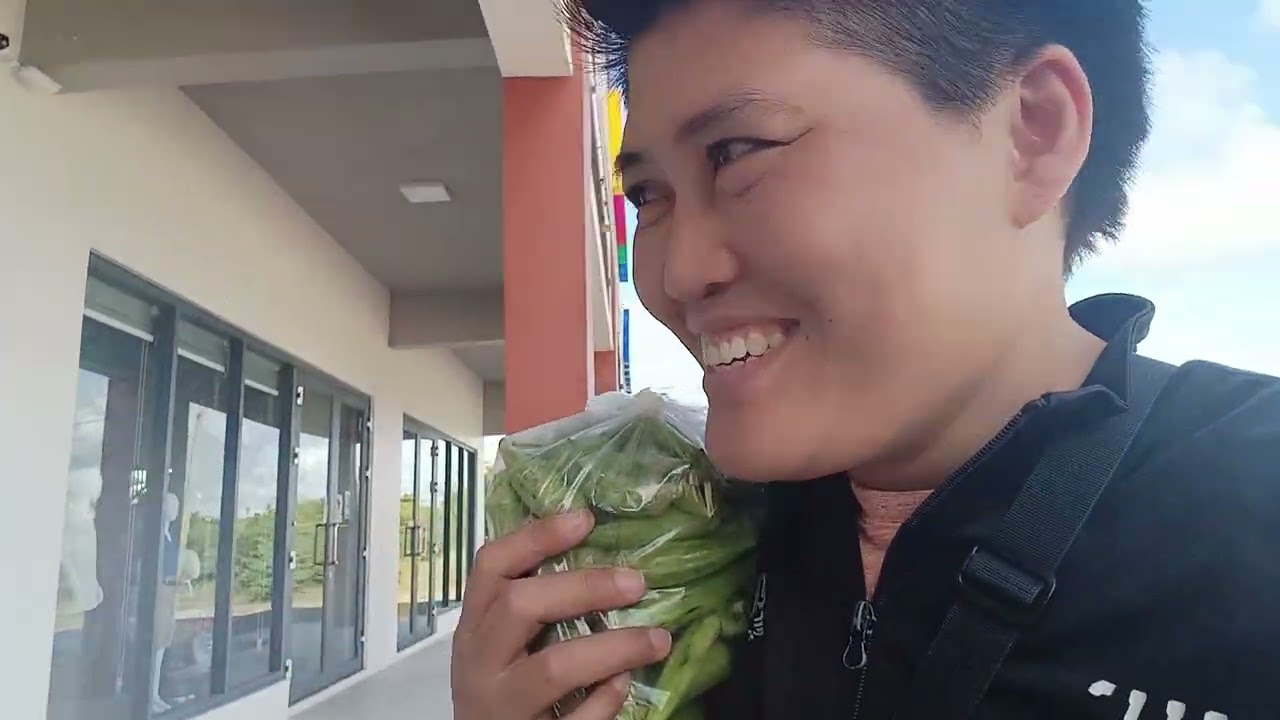 Galing kami kumuha ng atm may nakita kaming okra ang mura lang sarap to | LIG ONG MANAG AGAW 