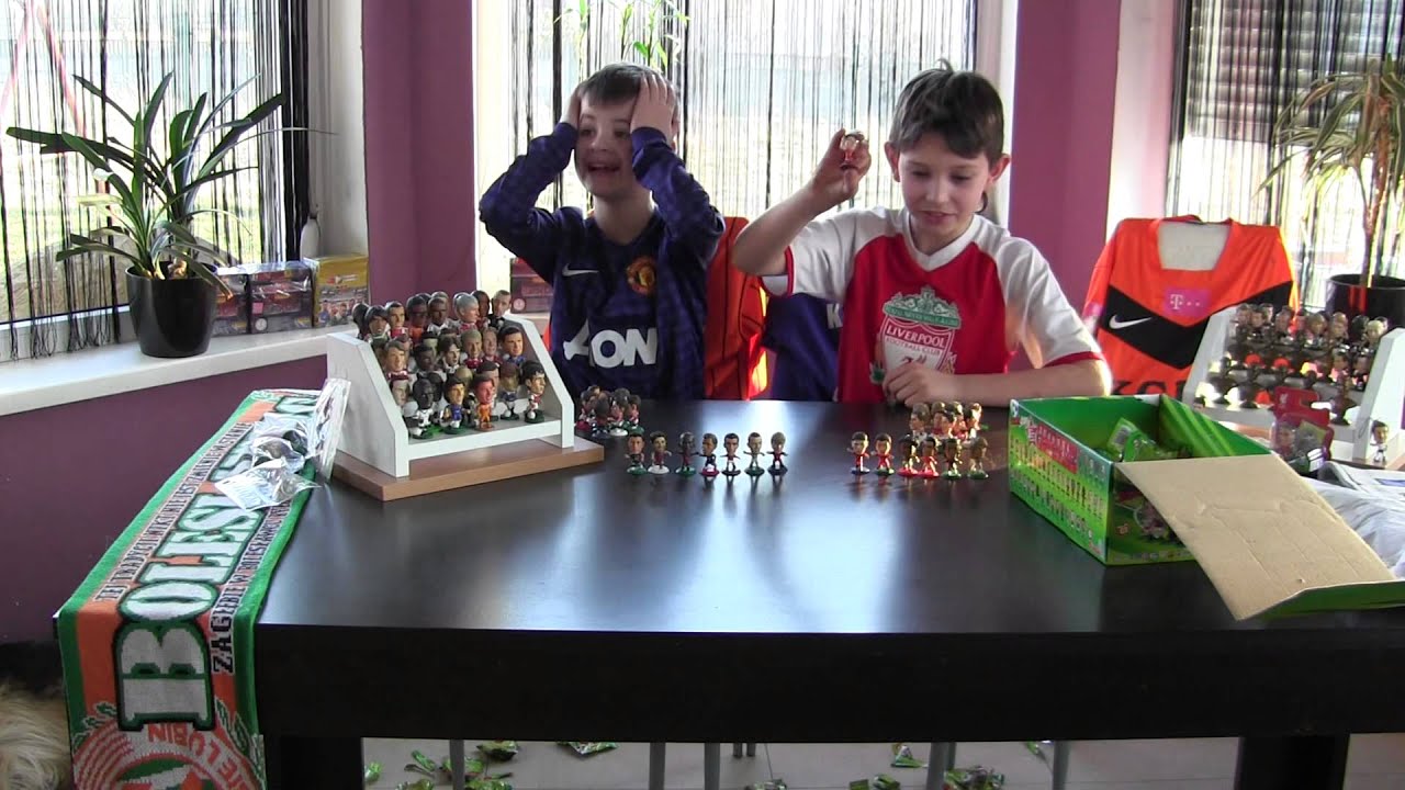CZ10-(*_*) MEGAWEKEND z FABIANEM-Pojedynek na saszetki figurek Microstars-Przegrany pompuje