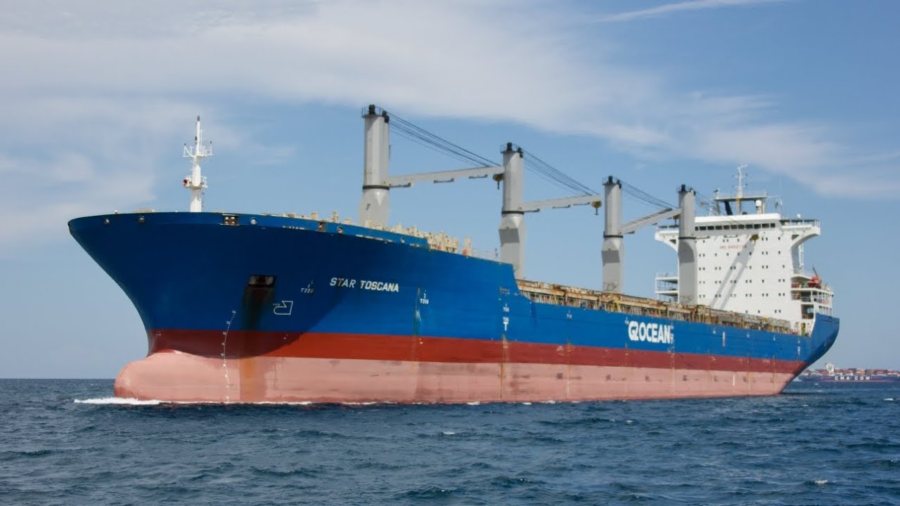Opening of Cargo Hold on Ship (Piggy Back Type Hatch cover)