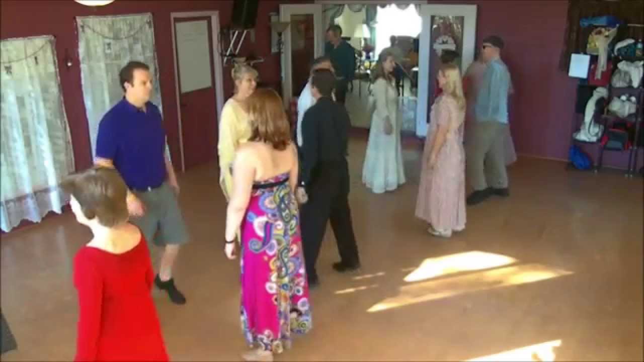 Fleur de Lis - English Country Dance