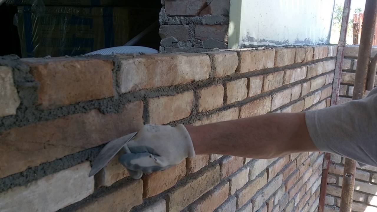 PULIZIA FUGHE PER SUCCESSIVA STUCCATURA