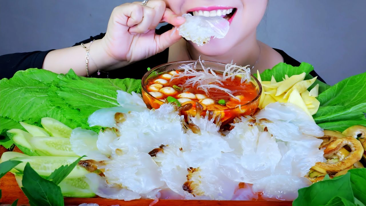 ASMR Crunchy, Cool, Tangy This Jellyfish Dish Is Next LeveL | LINH-ASMR