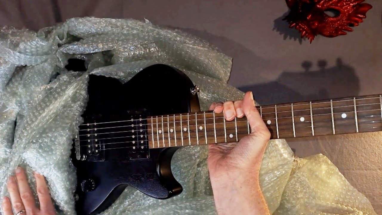 DEALBREAKER? Unboxing USED Epiphone Les Paul Special Satin E1 | This is a NIGHTMARE💀