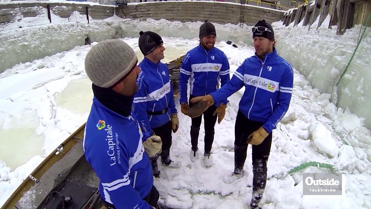 Ice Canoe Racing | World of Adventure