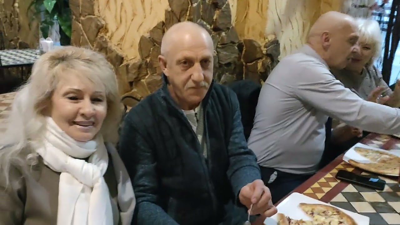 В пиццерии после прогулки)))... 28.01.24