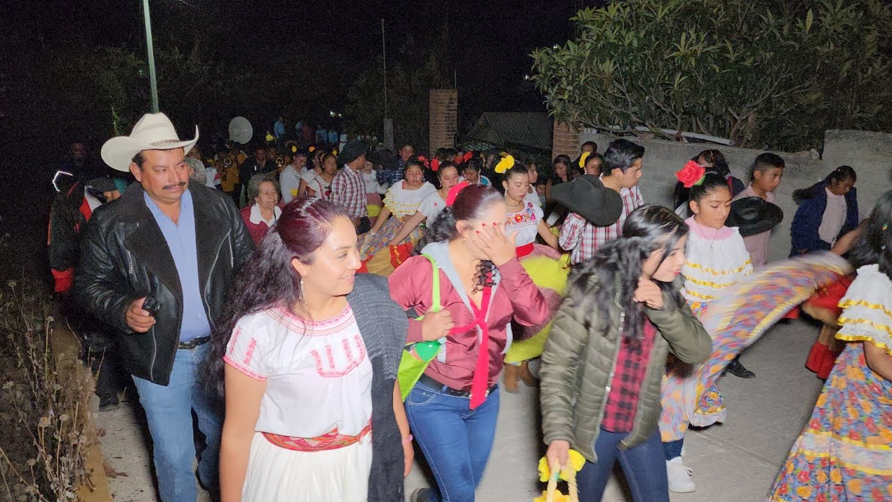 calenda con la banda piedras negras fiesta patronal de San Antonio sinicahua 2024