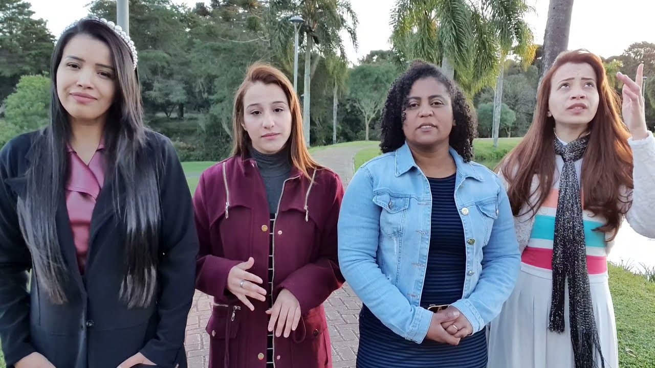 Hino 141 CCB - CRISTO, O VERBO - Família Nogueira e Silvana Souza