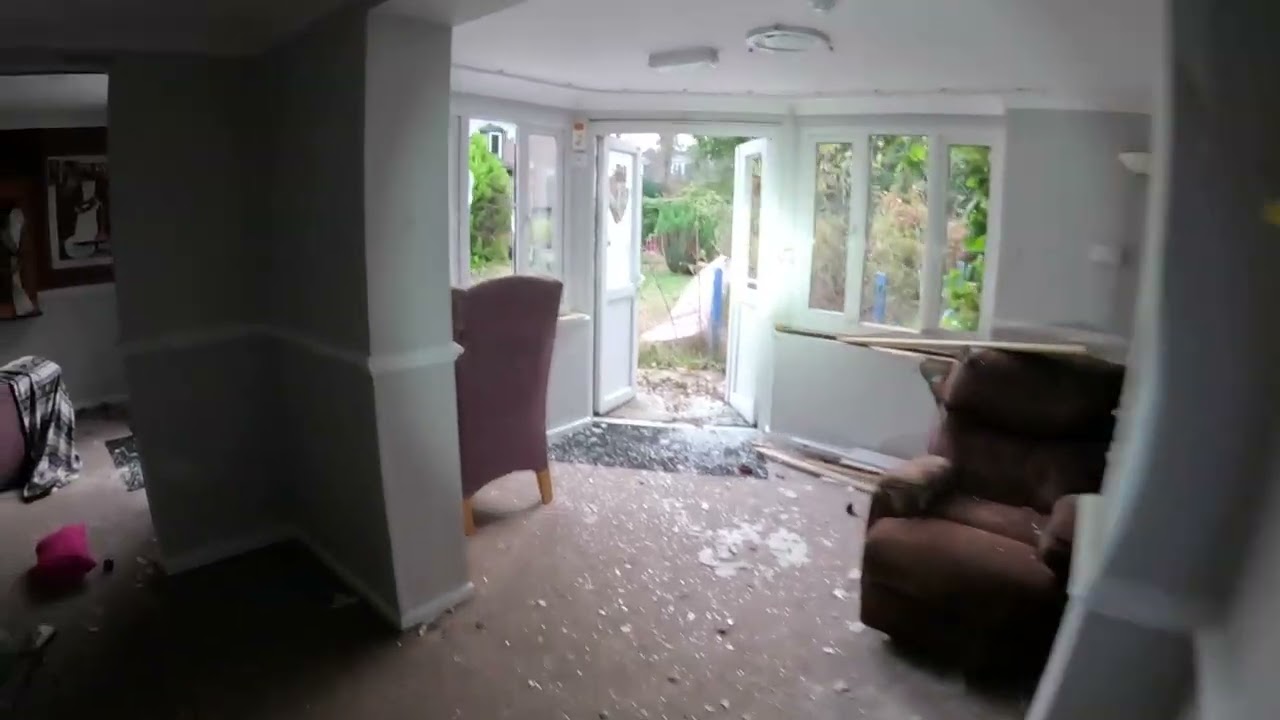 Urban Exploring - Abandoned Care Home.