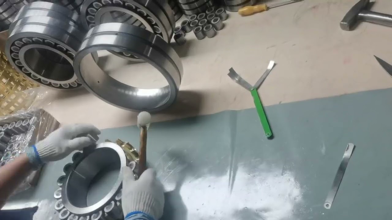 How to install spherical roller bearing, How to test clearance #sphericalrollerbearing  #bearings