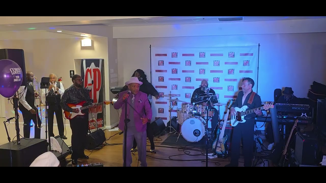 Gregory Cooper sings 