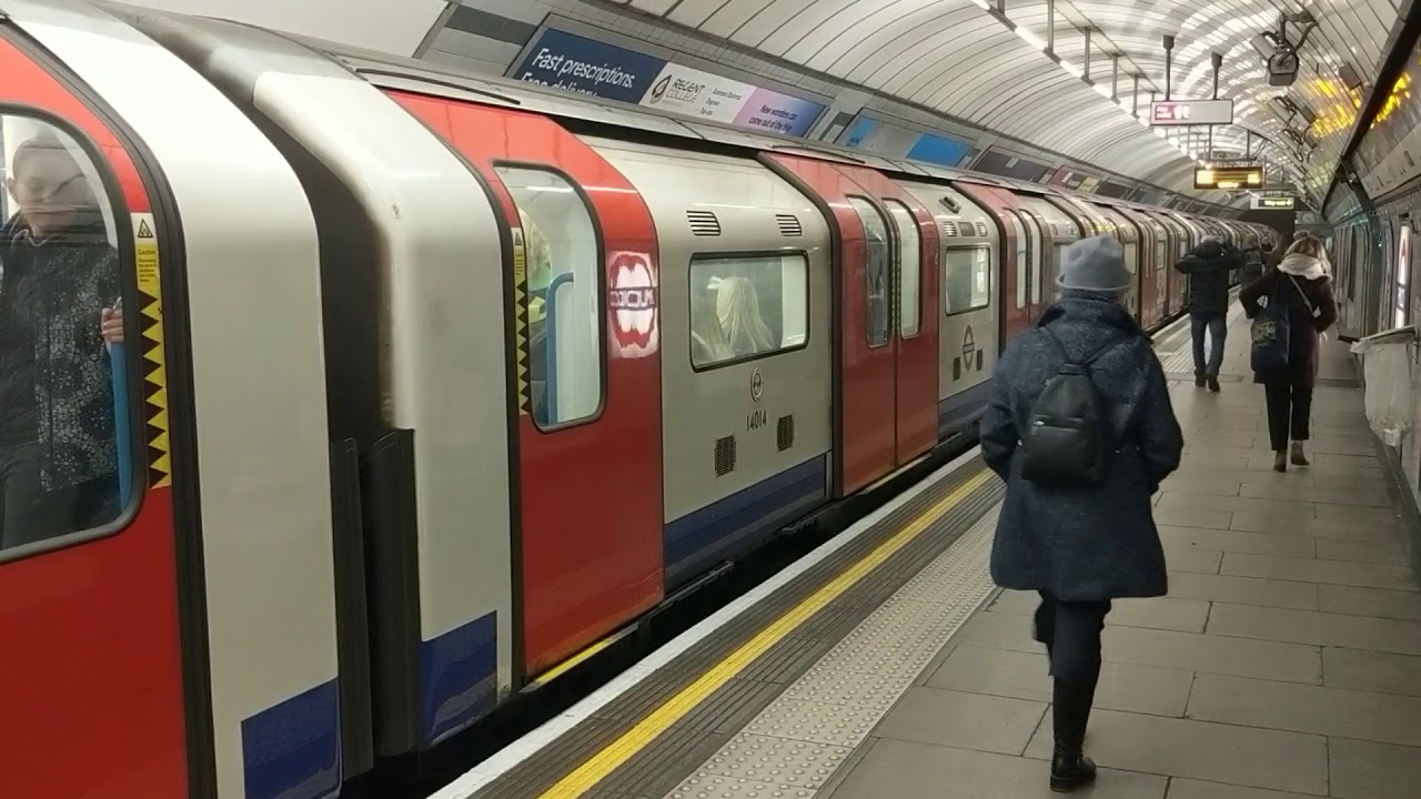 Pimlico Station, Victoria Line, Southbound London undergound tube trains