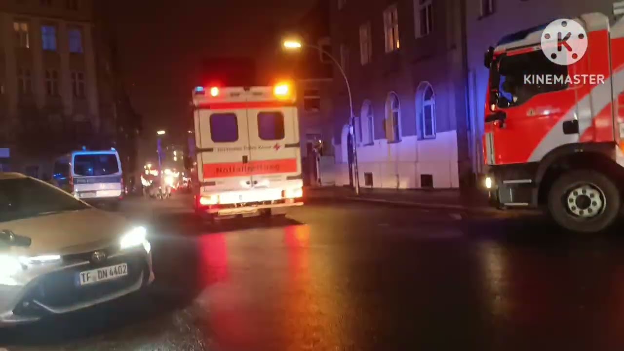 Feuerwache Neukölln BF und FF am Silvester in Einsatz 