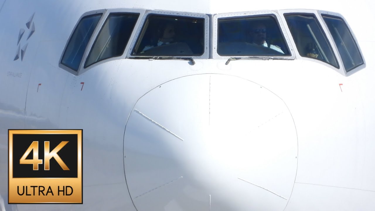 [4K] Airplanes Extreme Close UP