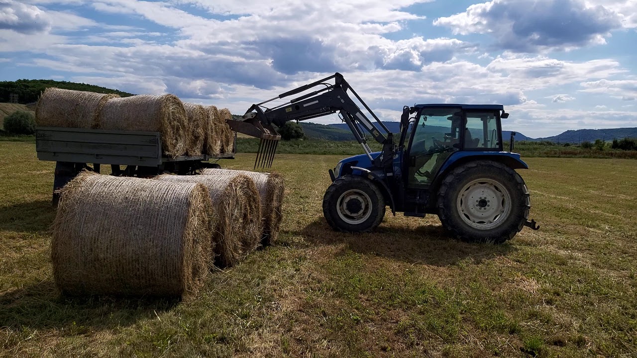 New Holland Tl90A bálarakodás