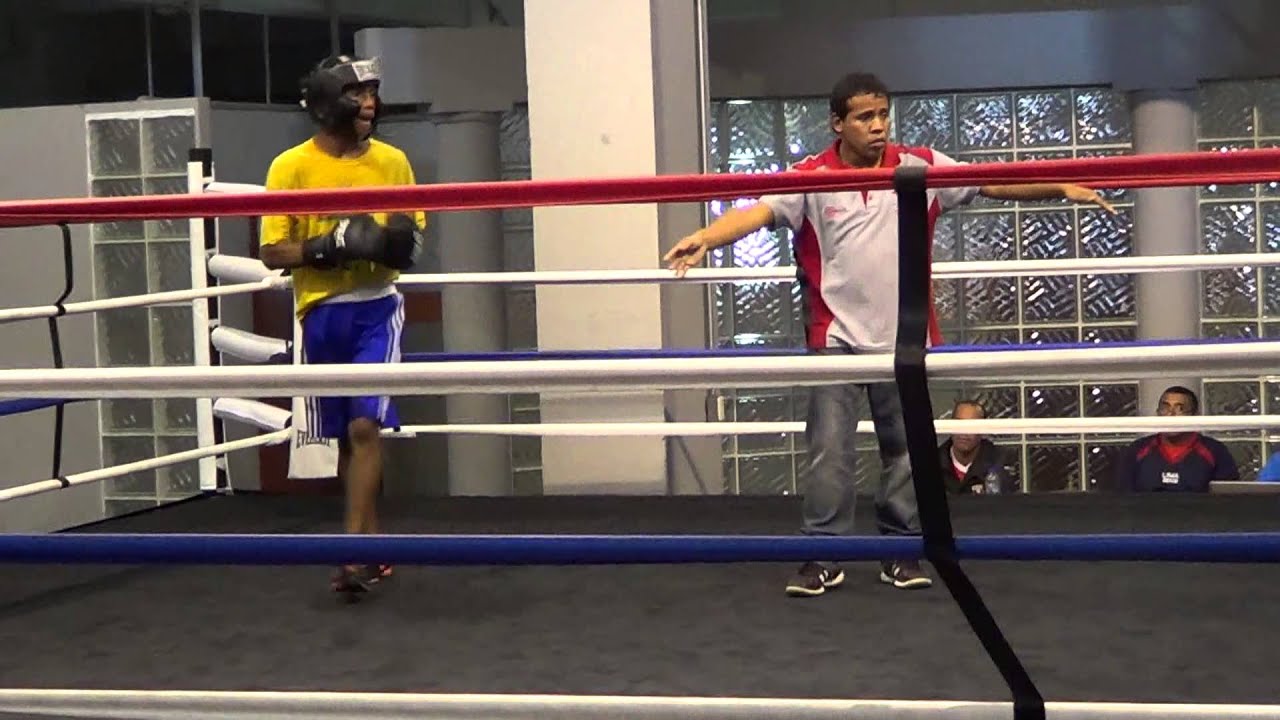 Tafur pequeño Hulk) escuela RDL vs Selección Peruana de Boxeo 3 Round